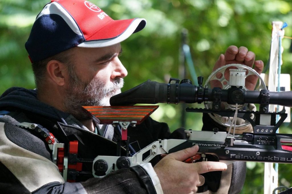 Martin ranging with the 404 jacket.